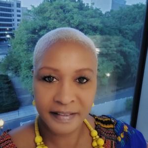 Meet your Posher, Lenora